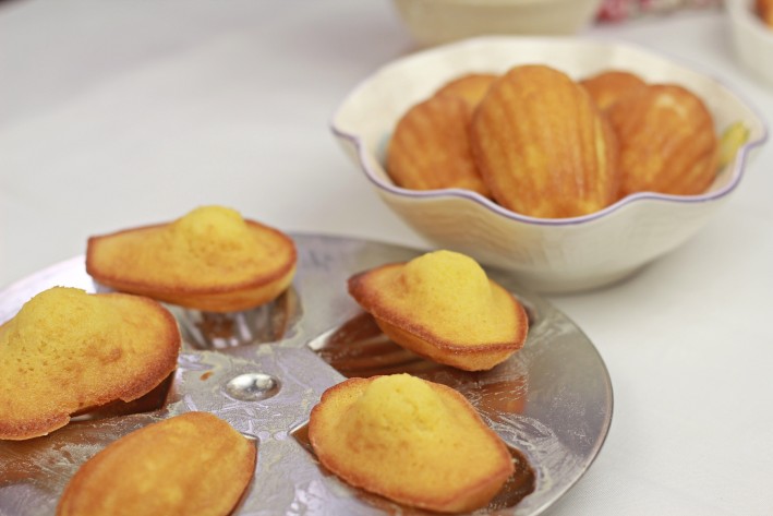 Madeleine (French Butter Cake) | TheZongHan