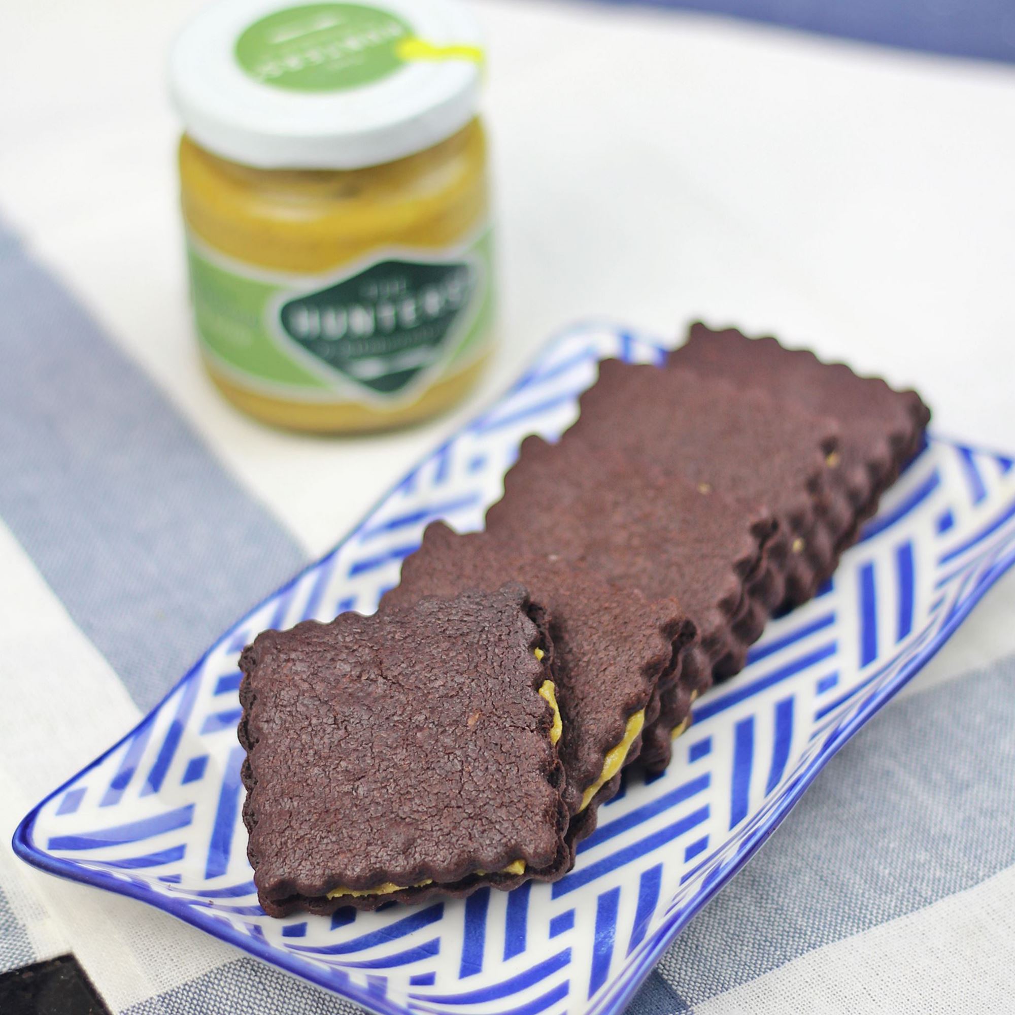 Chocolate Sandwich Biscuits with Pistachio cream